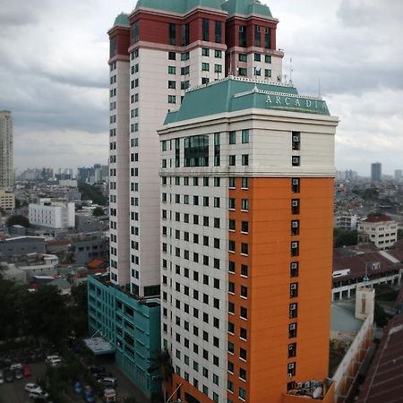 Отель Horison Arcadia Mangga Dua Джакарта Экстерьер фото